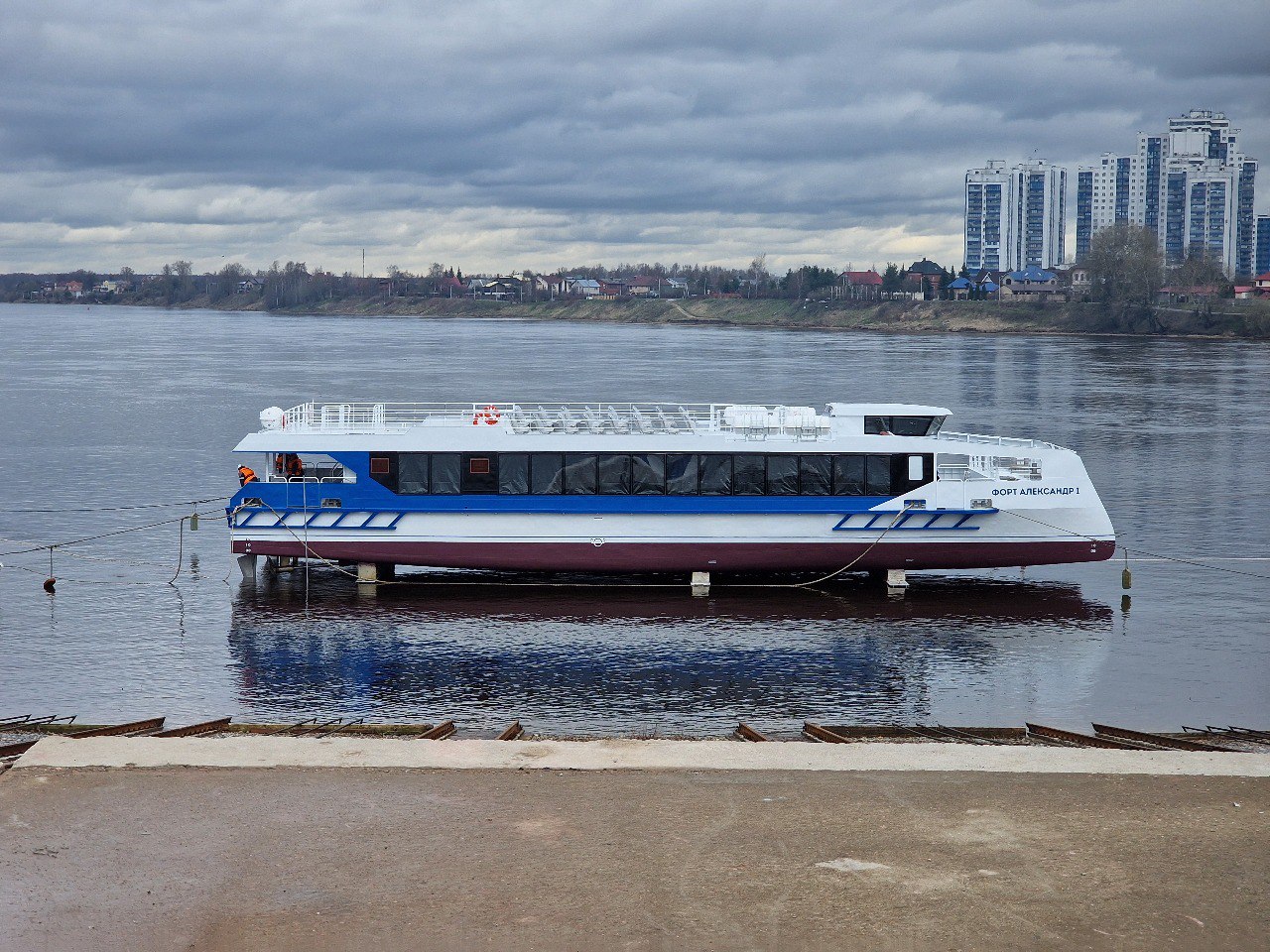 В Петербурге на воду спустили третий катамаран проекта «Котлин» - Агентство  Бизнес Новостей